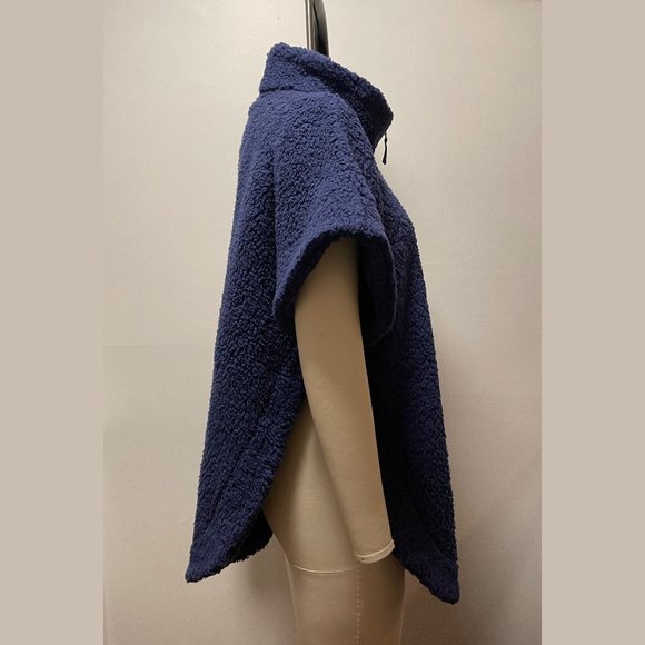 Cozy Teddy Bear Sherpa Poncho – Navy Blue NWT - Picture 3 of 10